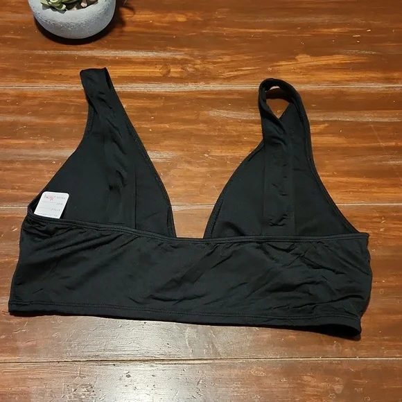 NWOT Shade & Shore Black Swimsuit Top (0762) - Picture 2 of 5